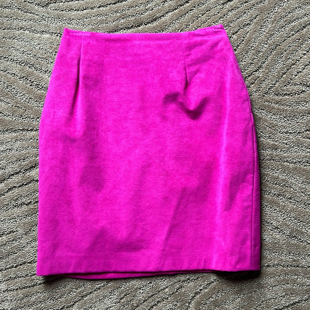 Andrea Behar Ultrasuede, Fully Lined, Hot Pink Mini skirt. Size 8.